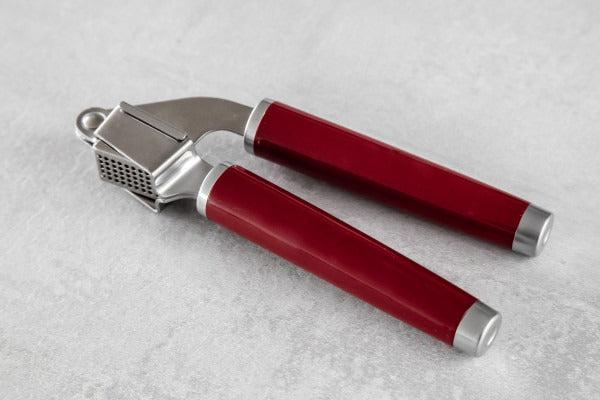 Dụng cụ ép tỏi KitchenAid Core Line (Màu Đỏ Empire)