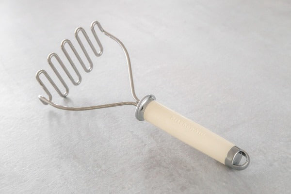 Dụng cụ nghiền KitchenAid Core Line (Màu Kem Hạnh Nhân)