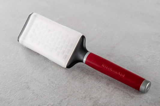 Dụng cụ bào sợi vừa (Lưỡi Etched) KitchenAid Core Line (Màu đỏ Empire )