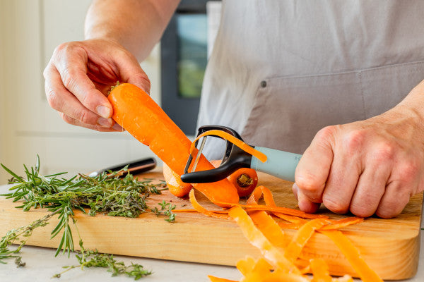 Dụng cụ gọt vỏ chữ Y (Y-Peeler) KitchenAid Core Line (Màu Xanh Bạc Hà)