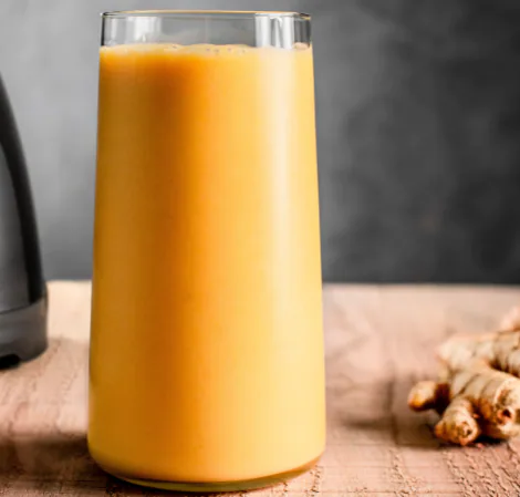 Almond Yogurt, Peach and Banana Smoothie
