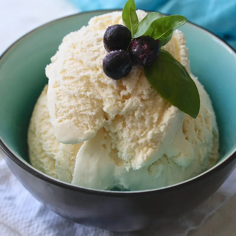 Frozen yogurt with banana