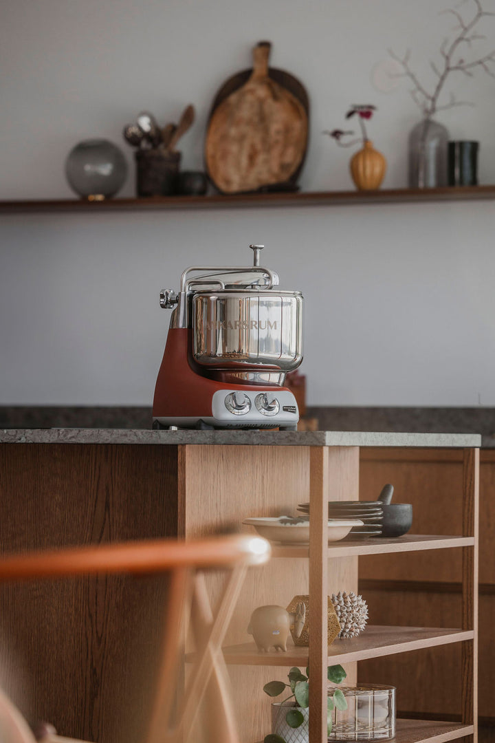 Máy trộn bột đa năng Ankarsrum Original – Màu Rustic Maroon