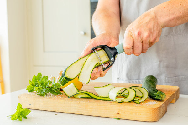 Dụng cụ gọt vỏ chữ Y (Y-Peeler) KitchenAid Core Line (Màu Xanh Bạc Hà)
