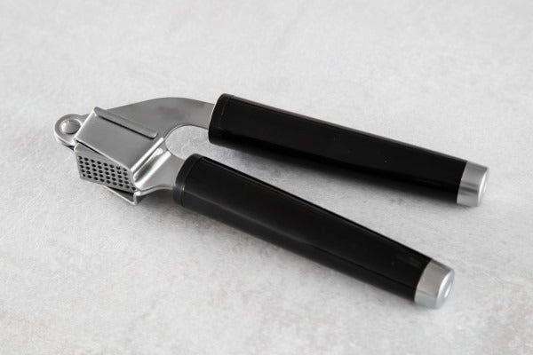 Dụng cụ ép tỏi KitchenAid Classic (Màu Đen Onyx)