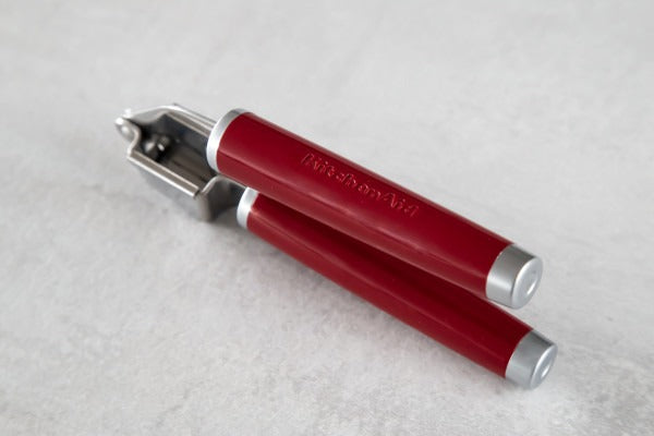 Dụng cụ ép tỏi KitchenAid Core Line (Màu Đỏ Empire)