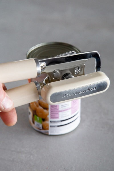 Dụng cụ khui hộp 2-trong-1 KitchenAid Core Line (Màu Kem Hạnh Nhân)