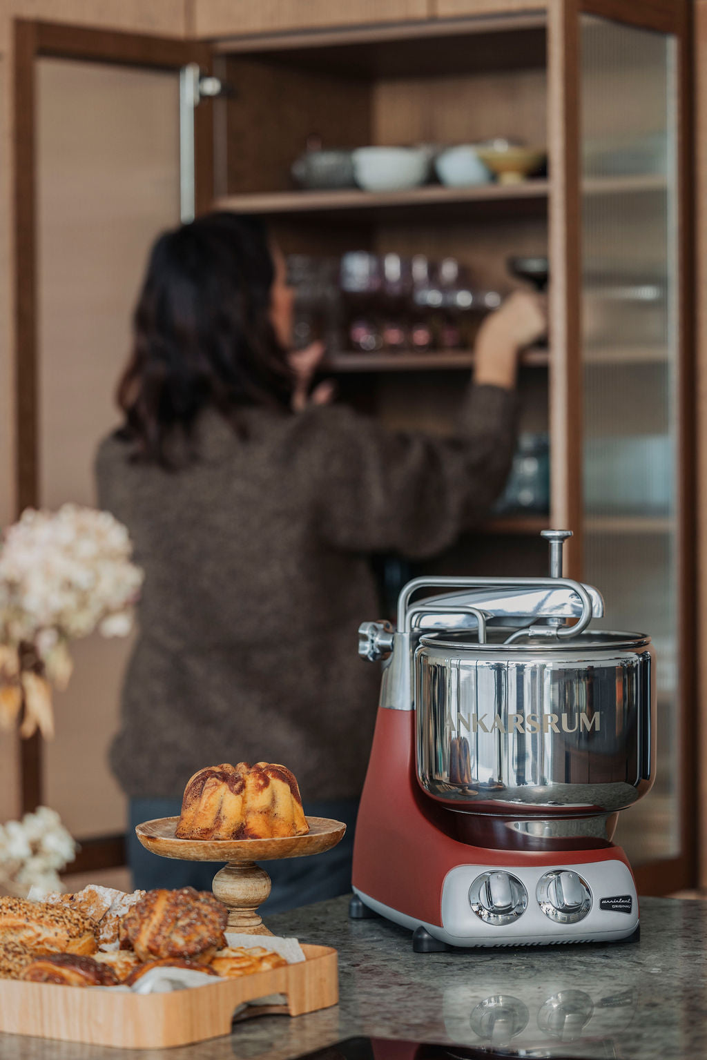 Máy trộn bột đa năng Ankarsrum Original – Màu Rustic Maroon